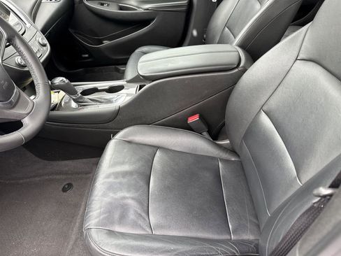 Used 2017 Chevrolet Malibu LT w/ Leather Package image 13