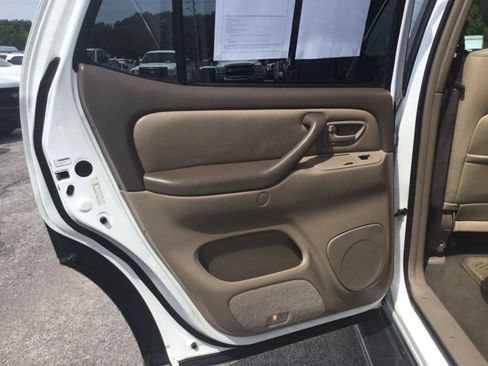 Used 2004 Toyota Sequoia SR5 RWD image 35