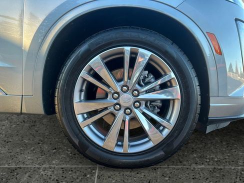 Used 2025 Cadillac XT6 Premium Luxury image 9