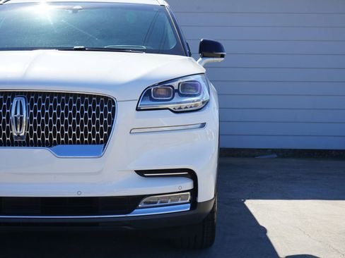 Used 2020 Lincoln Aviator Reserve w/ Equipment Group 202A image 7