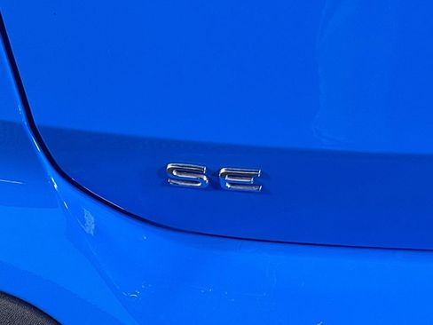 Certified 2025 Volkswagen Taos SE image 24