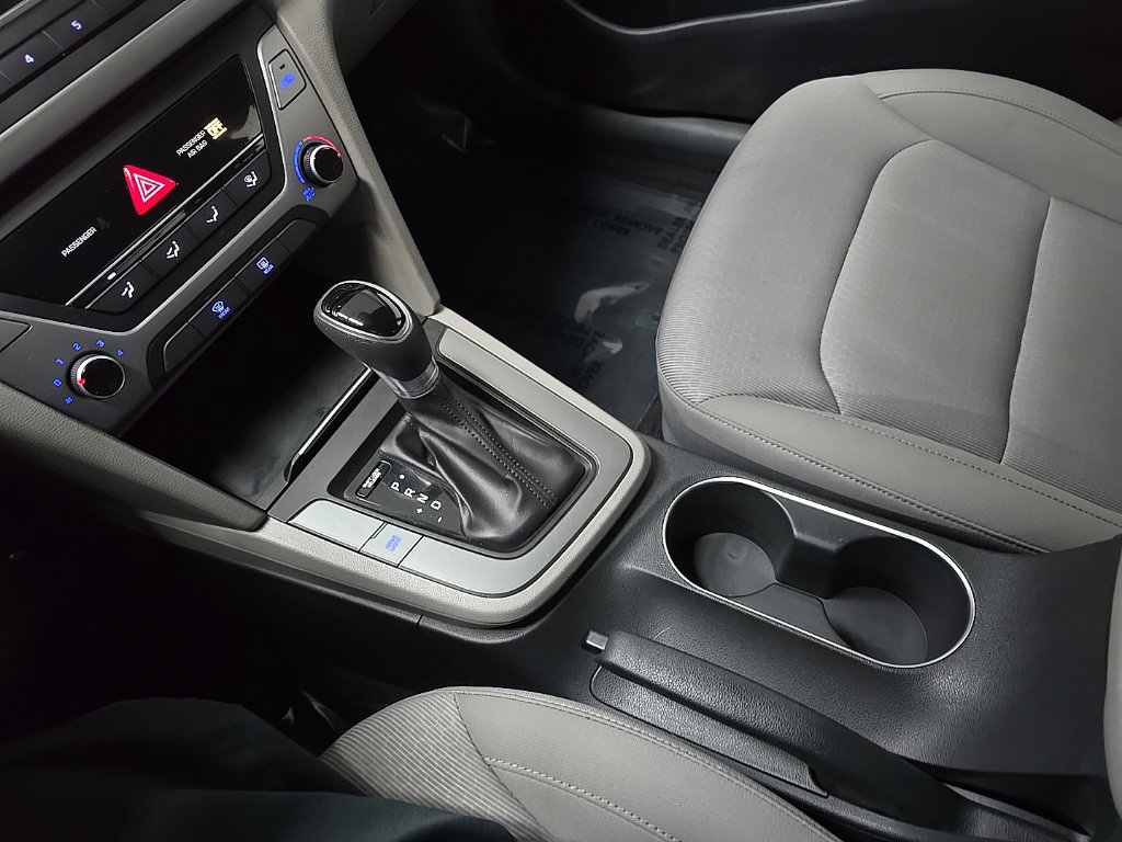 Used 2018 Hyundai Elantra SE FWD image 25