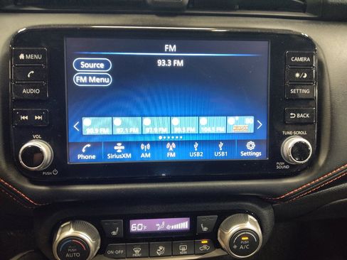 Used 2025 Nissan Versa SR FWD image 25