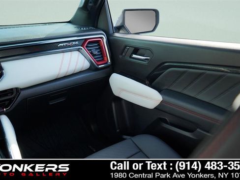 Used 2024 GMC Canyon AT4X image 59