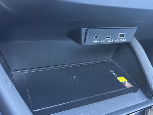 Used 2025 Subaru Forester Limited w/ Popular Package image 38