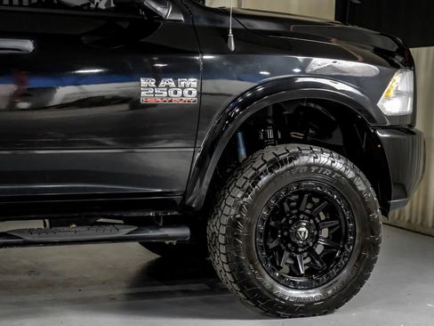 Used 2018 RAM 2500 Tradesman w/ Chrome Appearance Group AWD/4WD image 7
