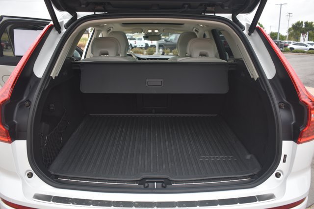 Used 2023 Volvo XC60 B5 Ultimate w/ Protection Package Premier FWD image 18