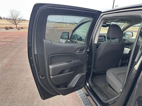 Used 2017 GMC Canyon SLE image 26