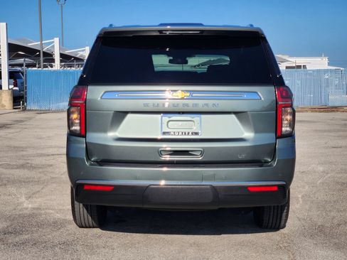Used 2024 Chevrolet Suburban LT RWD image 6