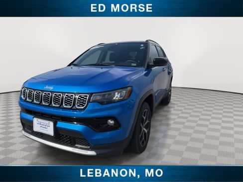 Used 2025 Jeep Compass Limited AWD/4WD image 3
