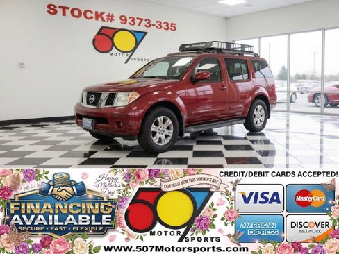 Used 2005 Nissan Pathfinder LE AWD/4WD image 1