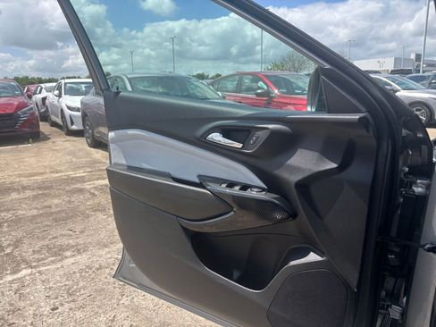 Used 2025 Chevrolet Trax LT w/ LT Convenience Package FWD image 18