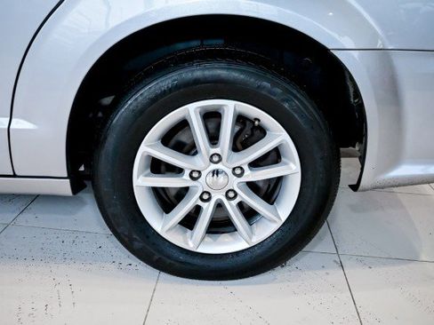 Used 2019 Dodge Grand Caravan SXT w/ Rear Park Assist Package image 40