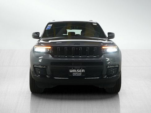 Used 2025 Jeep Grand Cherokee L Limited w/ Luxury Tech Group II image 8