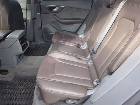Used 2019 Audi Q8 Prestige w/ Luxury Package image 21