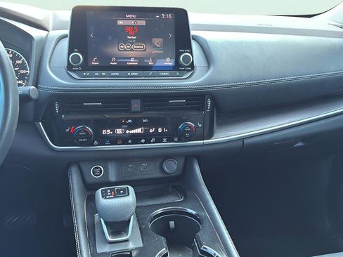 Used 2021 Nissan Rogue SL FWD image 19