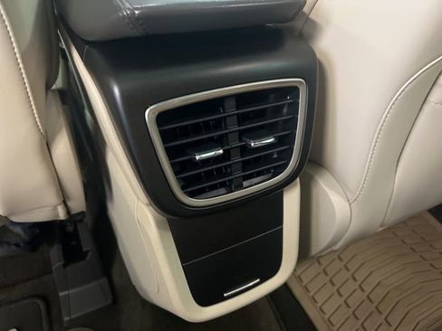 Used 2017 Lincoln MKX Reserve w/ Enhanced Security Package image 16