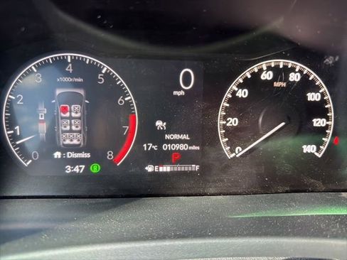 Used 2025 Honda Pilot TrailSport image 5
