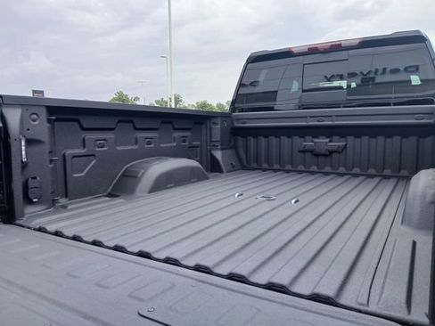 Certified 2025 Chevrolet Silverado 2500 High Country w/ Technology Package AWD/4WD image 26