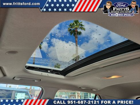 Used 2022 Hyundai Venue SEL w/ Cargo Package FWD image 13