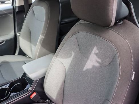 Used 2025 Kia K4 LXS image 27