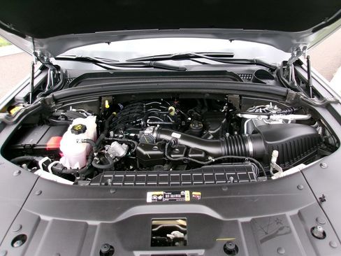 Certified 2025 Jeep Grand Cherokee Limited w/ Luxury Tech Group II AWD/4WD image 19