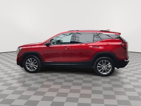 Certified 2022 GMC Terrain SLT w/ LPO, Floor Liner Package AWD/4WD image 38