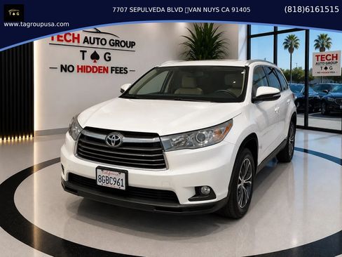 Used 2015 Toyota Highlander XLE FWD image 1