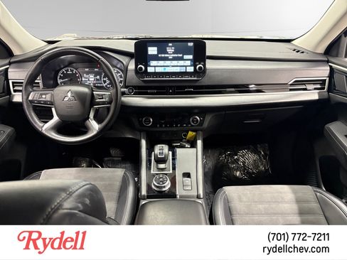 Used 2024 Mitsubishi Outlander SE AWD/4WD image 12