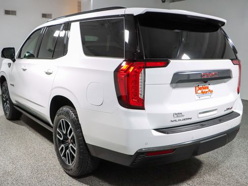 Used 2024 GMC Yukon AT4 w/ AT4 Premium Plus Package AWD/4WD image 9