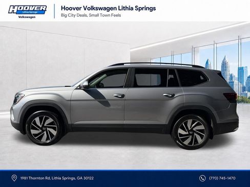 Certified 2026 Volkswagen Atlas SE w/ Panoramic Sunroof Package FWD image 2