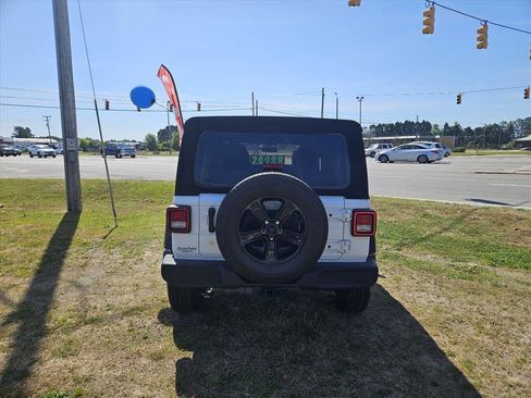 Used 2019 Jeep Wrangler Unlimited Sport AWD/4WD image 6