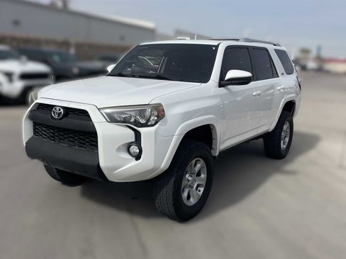 Used 2015 Toyota 4Runner SR5 image 3