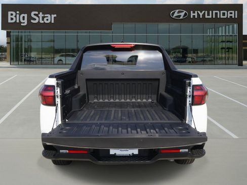 Used 2026 Hyundai Santa Cruz SE FWD image 8