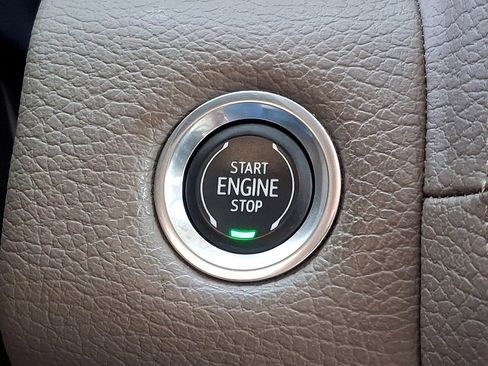 Used 2021 GMC Yukon Denali w/ Denali Premium Package image 23