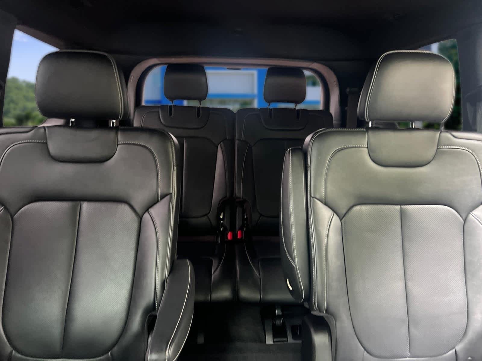 Used 2022 Jeep Grand Cherokee L Overland w/ Luxury Tech Group IV AWD/4WD image 24
