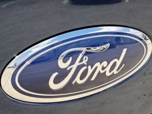 Used 2017 Ford F150 Lariat RWD image 11
