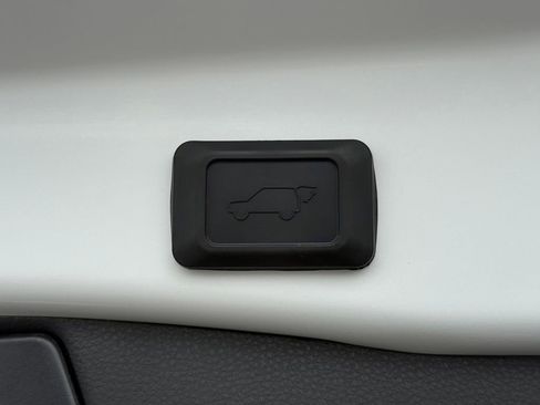 Used 2025 Toyota RAV4 XLE Premium w/ Weather Package FWD image 18