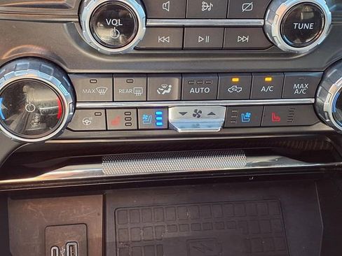 Used 2022 Ford F150 Platinum w/ Equipment Group 701A High AWD/4WD image 22