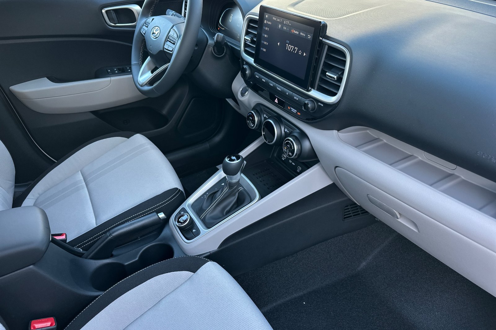Used 2026 Hyundai Venue SEL FWD image 16