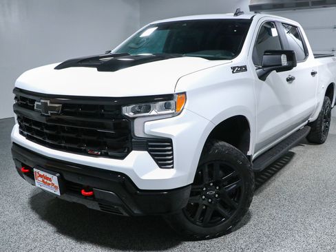 Used 2024 Chevrolet Silverado 1500 LT Trail Boss w/ LT Trail Boss Premium Package AWD/4WD image 34