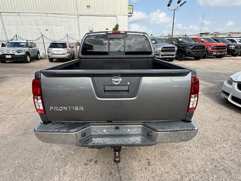 Used 2019 Nissan Frontier SV RWD image 5