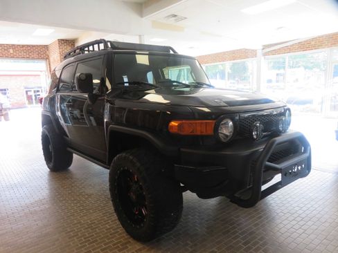 Used 2014 Toyota FJ Cruiser 4WD w/ Upgrade Package image 60