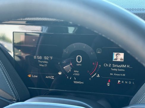 Used 2025 GMC Yukon XL Denali AWD/4WD image 16