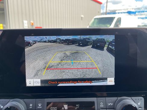 Used 2025 Toyota Grand Highlander AWD image 23