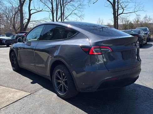 Used 2022 Tesla Model Y Long Range image 4