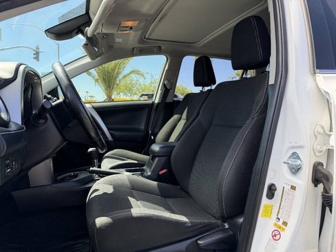 Used 2018 Toyota RAV4 XLE w/ Plus Extra Value Package FWD image 9
