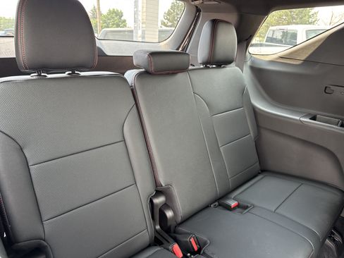 Used 2026 Chevrolet Traverse RS w/ LPO, Floor Liner Package AWD/4WD image 33