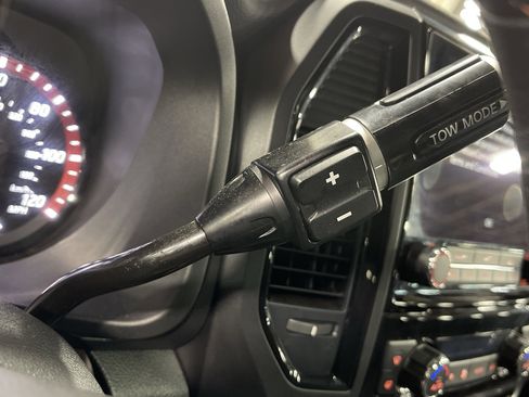 Used 2024 Nissan Titan PRO-4X w/ Pro-4x Convenience Package image 27