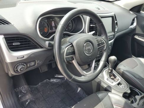 Used 2015 Jeep Cherokee Trailhawk w/ Comfort/Convenience Group AWD/4WD image 17